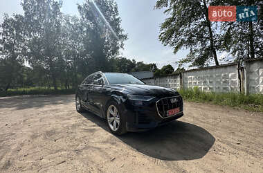 Внедорожник / Кроссовер Audi Q8 2018 в 