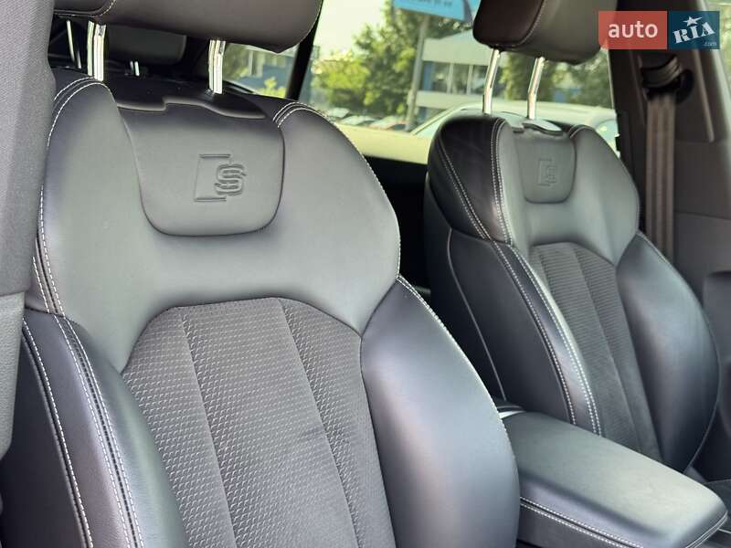 Внедорожник / Кроссовер Audi Q8 2019 в Киеве