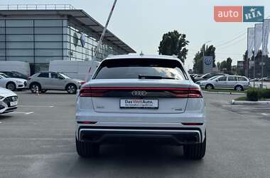 Позашляховик / Кросовер Audi Q8 2019 в 