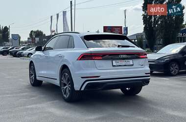 Позашляховик / Кросовер Audi Q8 2019 в 