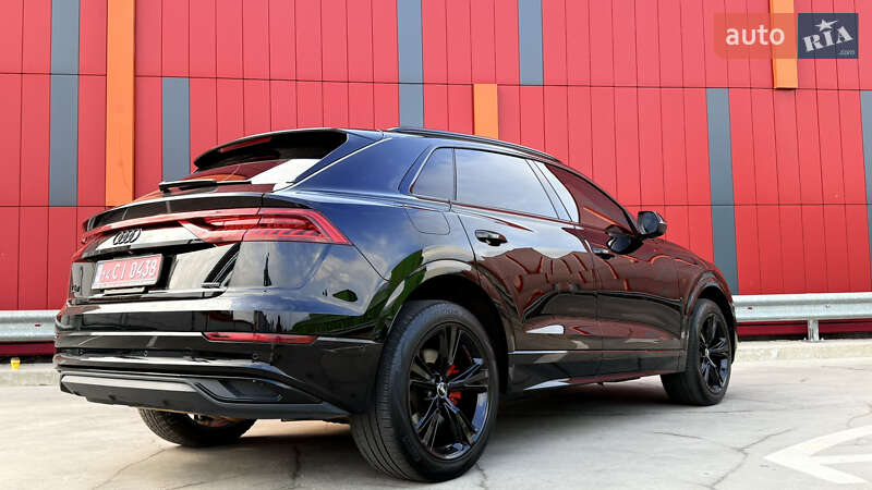 Внедорожник / Кроссовер Audi Q8 2019 в Киеве