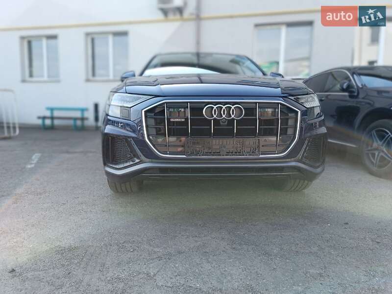Внедорожник / Кроссовер Audi Q8 2021 в Львове