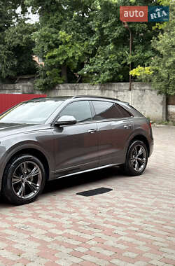 Внедорожник / Кроссовер Audi Q8 2018 в 
