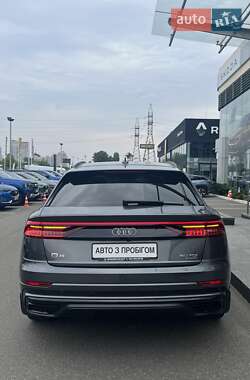 Внедорожник / Кроссовер Audi Q8 2019 в 