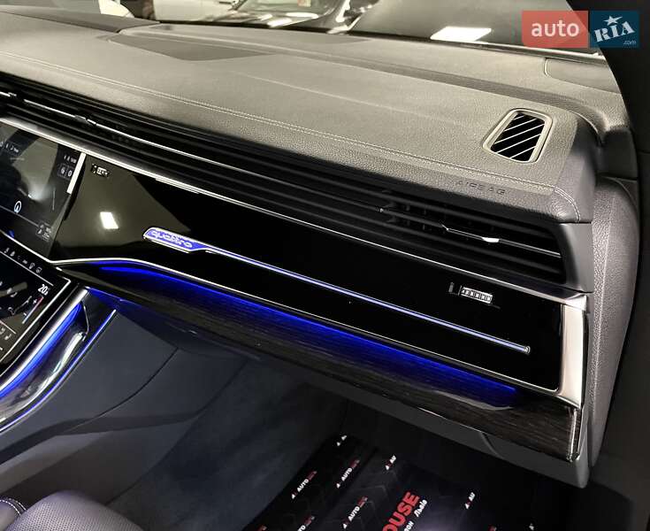 Позашляховик / Кросовер Audi Q8 2024 в Львові