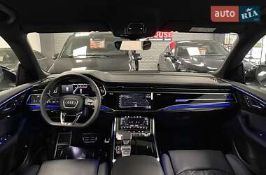 Позашляховик / Кросовер Audi Q8 2024 в 