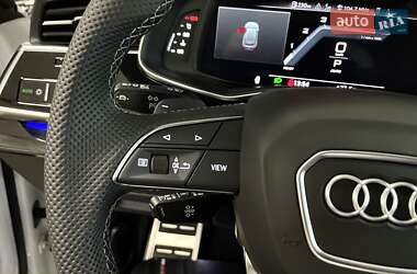 Позашляховик / Кросовер Audi Q8 2024 в 