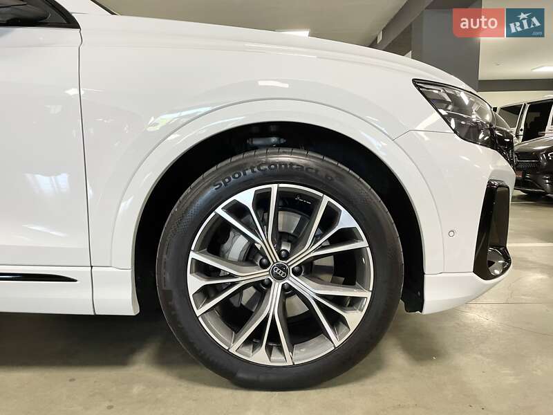 Позашляховик / Кросовер Audi Q8 2024 в Львові