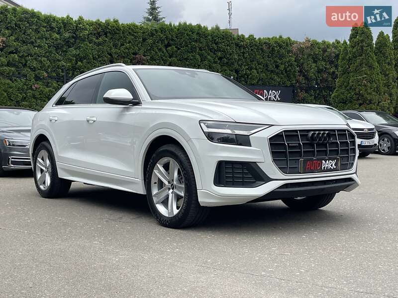 Внедорожник / Кроссовер Audi Q8 2021 в Киеве