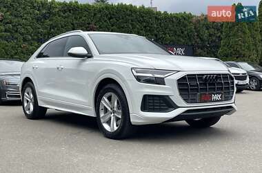 Внедорожник / Кроссовер Audi Q8 2021 в 