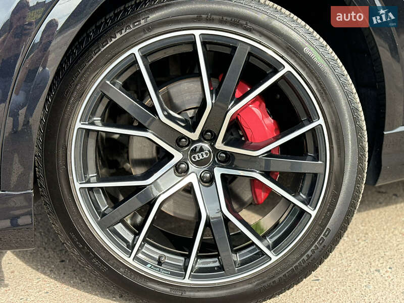 Внедорожник / Кроссовер Audi Q8 2019 в Сумах