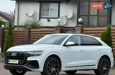 Внедорожник / Кроссовер Audi Q8 2020 в 