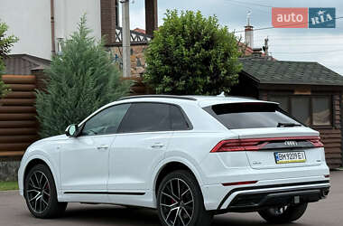 Внедорожник / Кроссовер Audi Q8 2020 в 