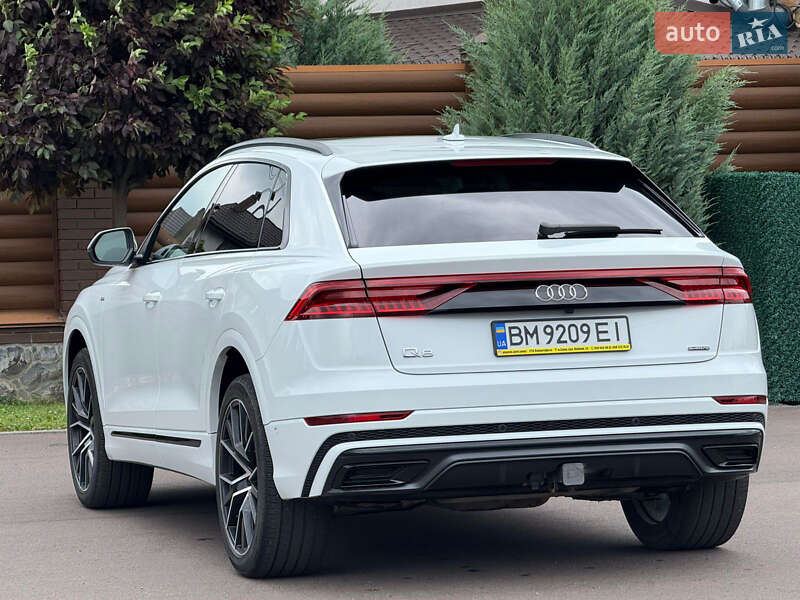 Внедорожник / Кроссовер Audi Q8 2020 в Киеве