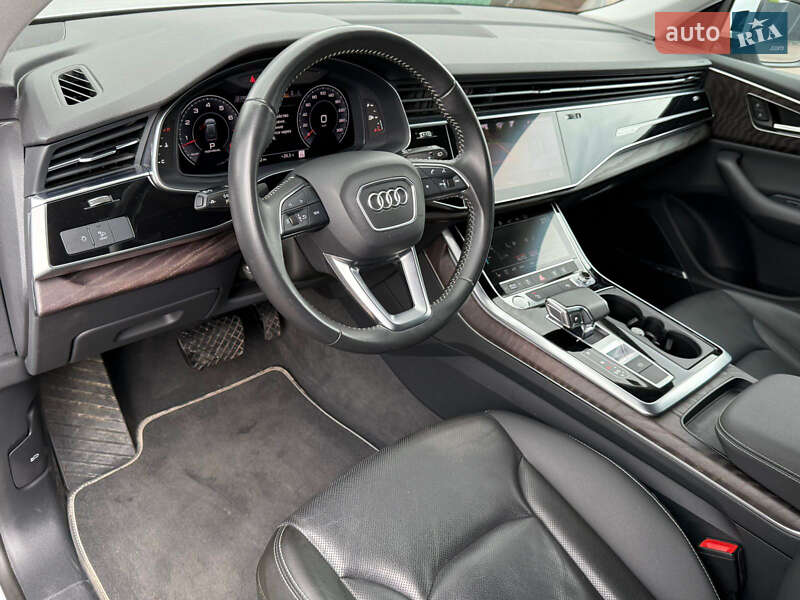 Внедорожник / Кроссовер Audi Q8 2020 в Киеве
