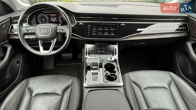 Внедорожник / Кроссовер Audi Q8 2020 в Киеве