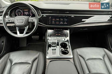 Внедорожник / Кроссовер Audi Q8 2020 в 