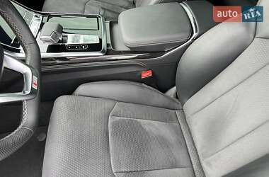 Внедорожник / Кроссовер Audi Q8 2023 в 