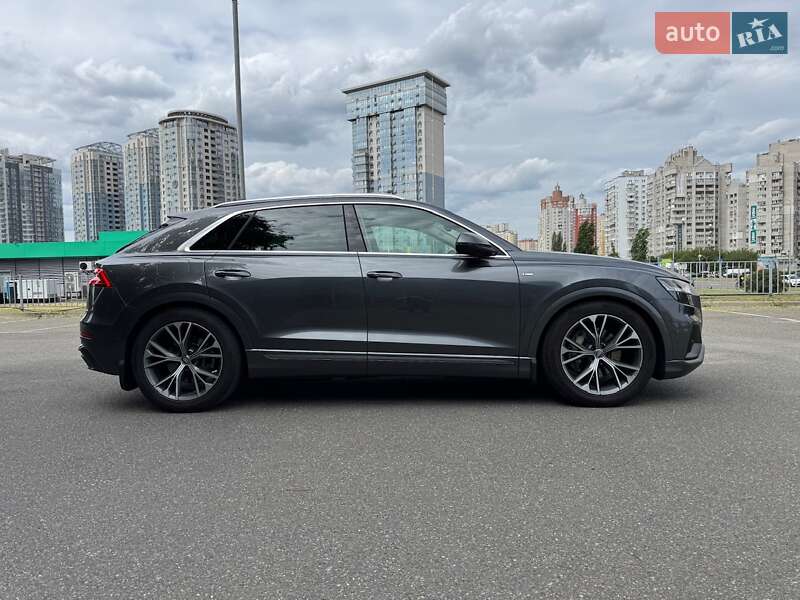 Внедорожник / Кроссовер Audi Q8 2018 в Киеве