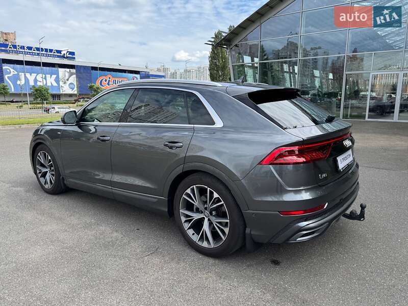 Внедорожник / Кроссовер Audi Q8 2018 в Киеве