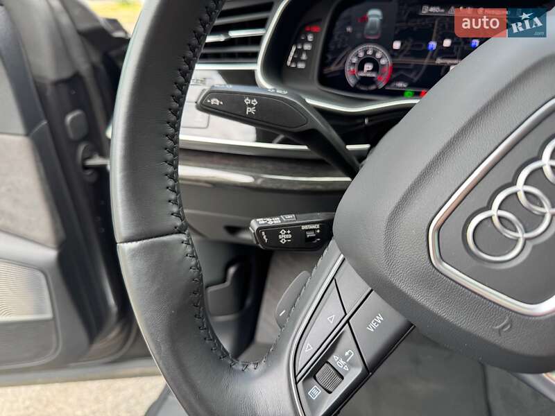 Внедорожник / Кроссовер Audi Q8 2018 в Киеве