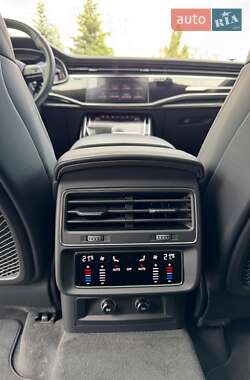 Внедорожник / Кроссовер Audi Q8 2018 в 
