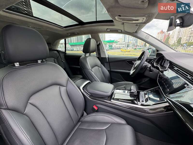 Внедорожник / Кроссовер Audi Q8 2018 в Киеве