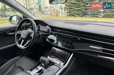 Внедорожник / Кроссовер Audi Q8 2018 в 