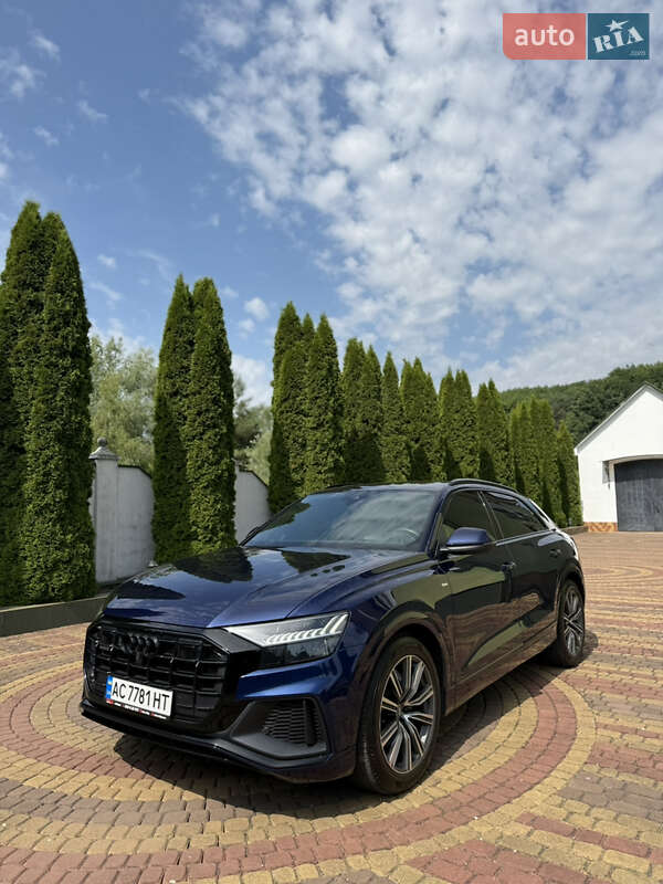 Внедорожник / Кроссовер Audi Q8 2019 в Виноградове