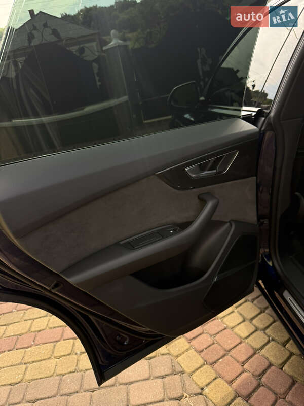 Внедорожник / Кроссовер Audi Q8 2019 в Виноградове