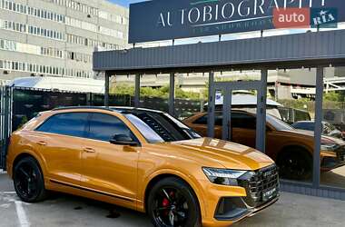 Внедорожник / Кроссовер Audi Q8 2018 в 