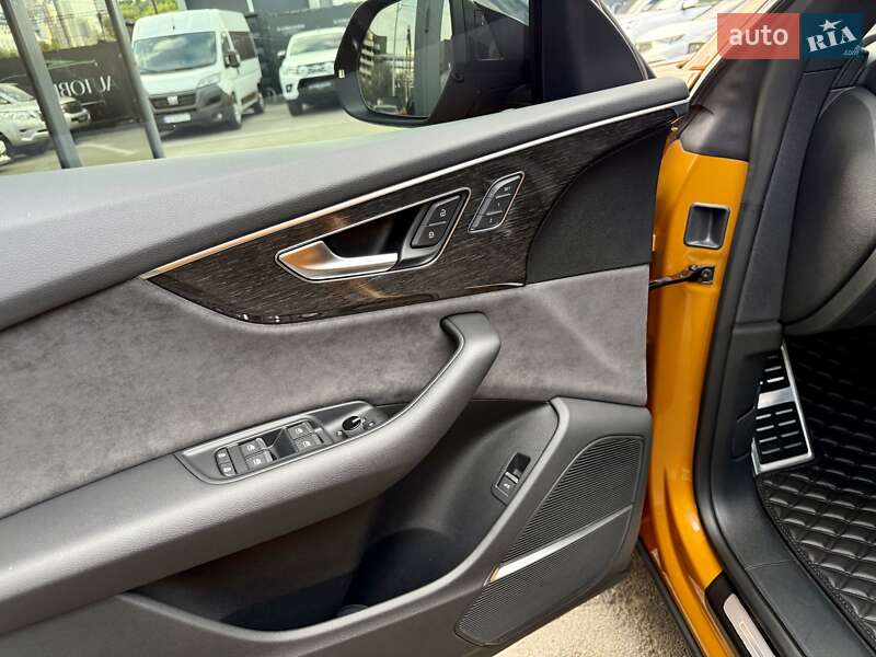 Внедорожник / Кроссовер Audi Q8 2018 в Киеве