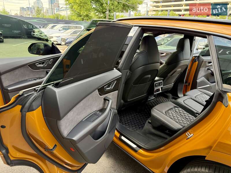 Внедорожник / Кроссовер Audi Q8 2018 в Киеве