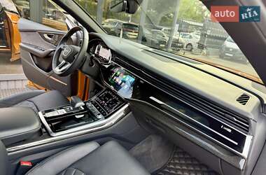 Внедорожник / Кроссовер Audi Q8 2018 в 