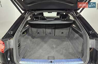 Внедорожник / Кроссовер Audi Q8 2022 в 