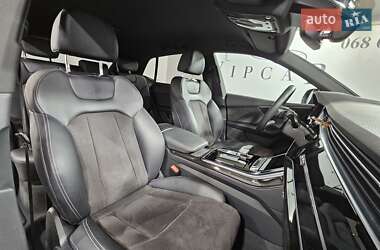Внедорожник / Кроссовер Audi Q8 2022 в 