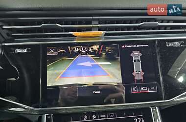 Внедорожник / Кроссовер Audi Q8 2022 в 