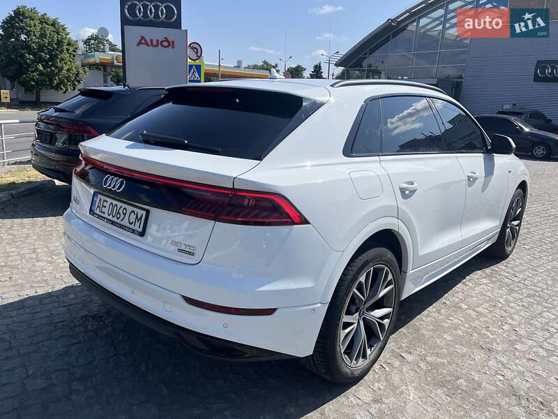 Внедорожник / Кроссовер Audi Q8 2022 в Днепре
