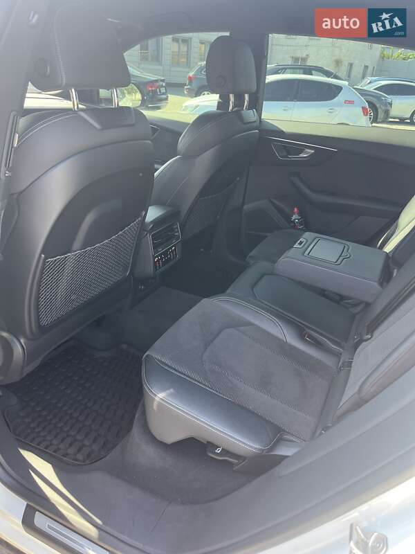 Внедорожник / Кроссовер Audi Q8 2022 в Днепре