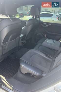 Внедорожник / Кроссовер Audi Q8 2022 в 