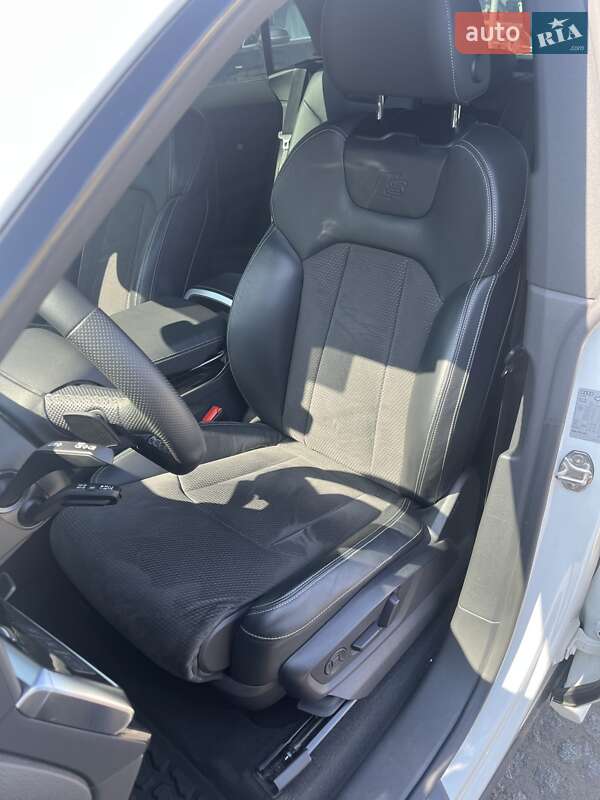 Внедорожник / Кроссовер Audi Q8 2022 в Днепре