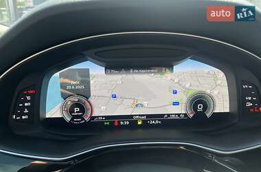 Внедорожник / Кроссовер Audi Q8 2022 в 