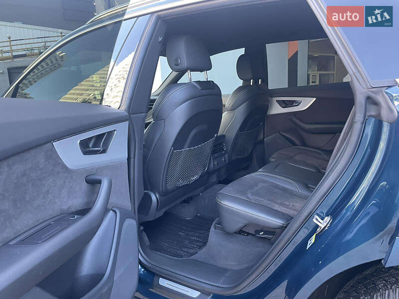 Позашляховик / Кросовер Audi Q8 2019 в Одесі