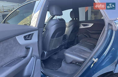 Позашляховик / Кросовер Audi Q8 2019 в 