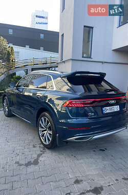 Позашляховик / Кросовер Audi Q8 2019 в 