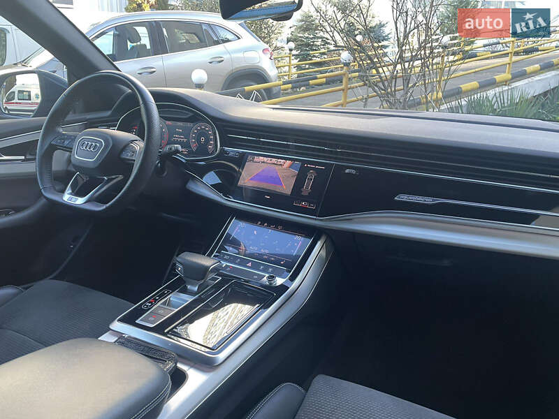 Позашляховик / Кросовер Audi Q8 2019 в Одесі