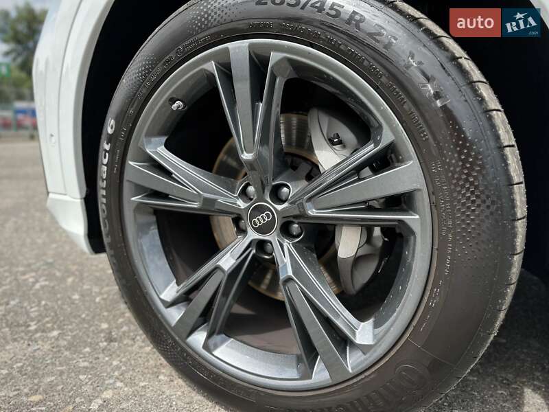 Позашляховик / Кросовер Audi Q8 2025 в Києві