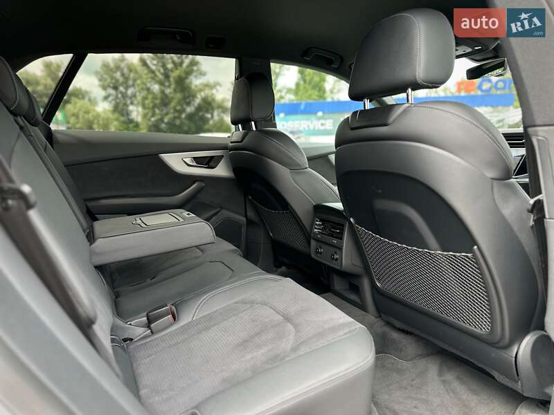 Позашляховик / Кросовер Audi Q8 2025 в Києві