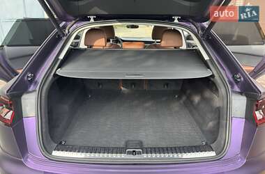 Внедорожник / Кроссовер Audi Q8 2021 в 