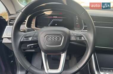 Внедорожник / Кроссовер Audi Q8 2021 в 